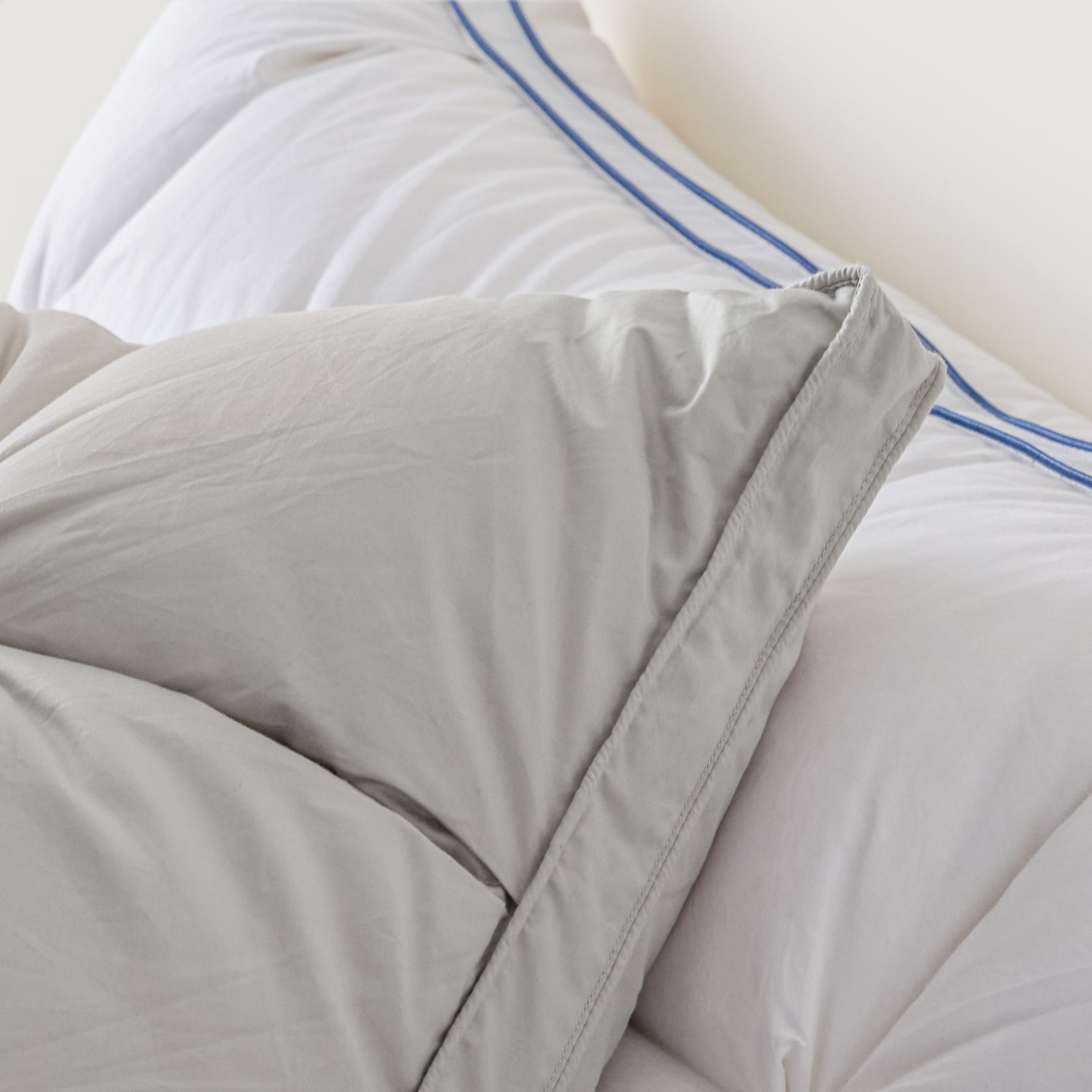 Premium Puff Grid Goose Down Pillow – Grey