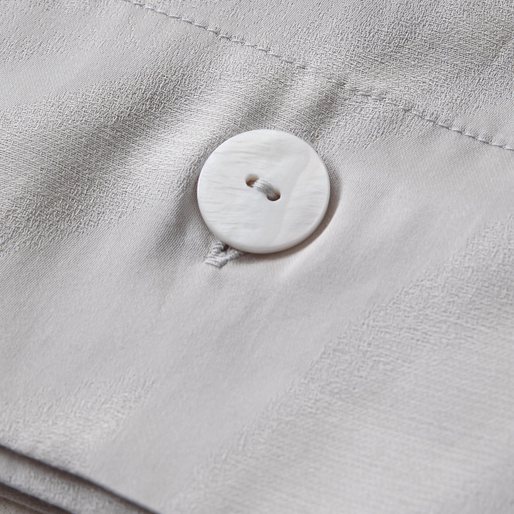 Luxe Lyocell & Cotton Sateen Pillowcase – Silver Leaf