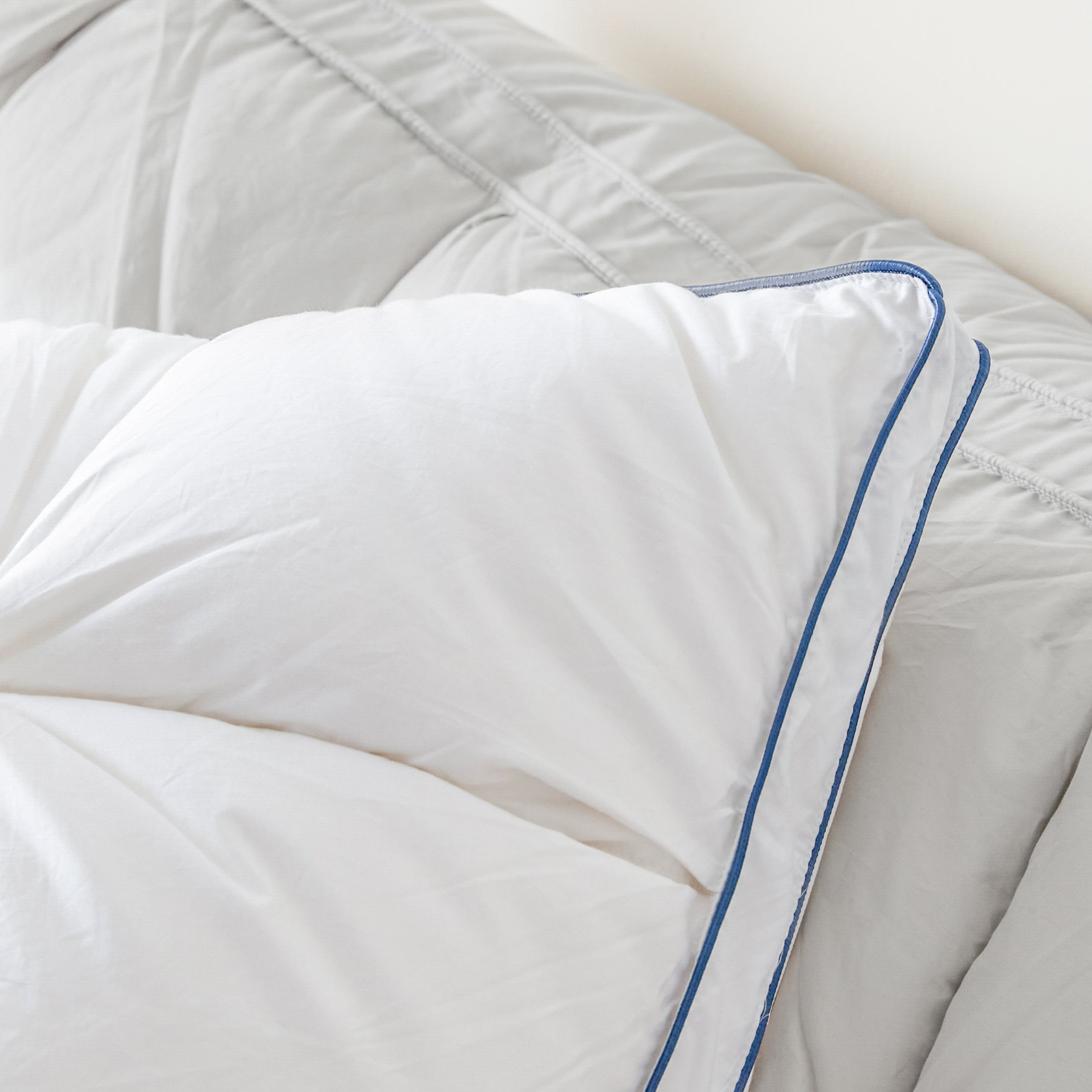 Premium Puff Grid Goose Down Pillow – White